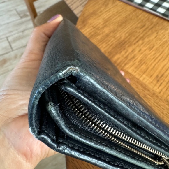 Gucci Signature Black Embossed Leather  Long Wallet  P0075 - Picture 15 of 16